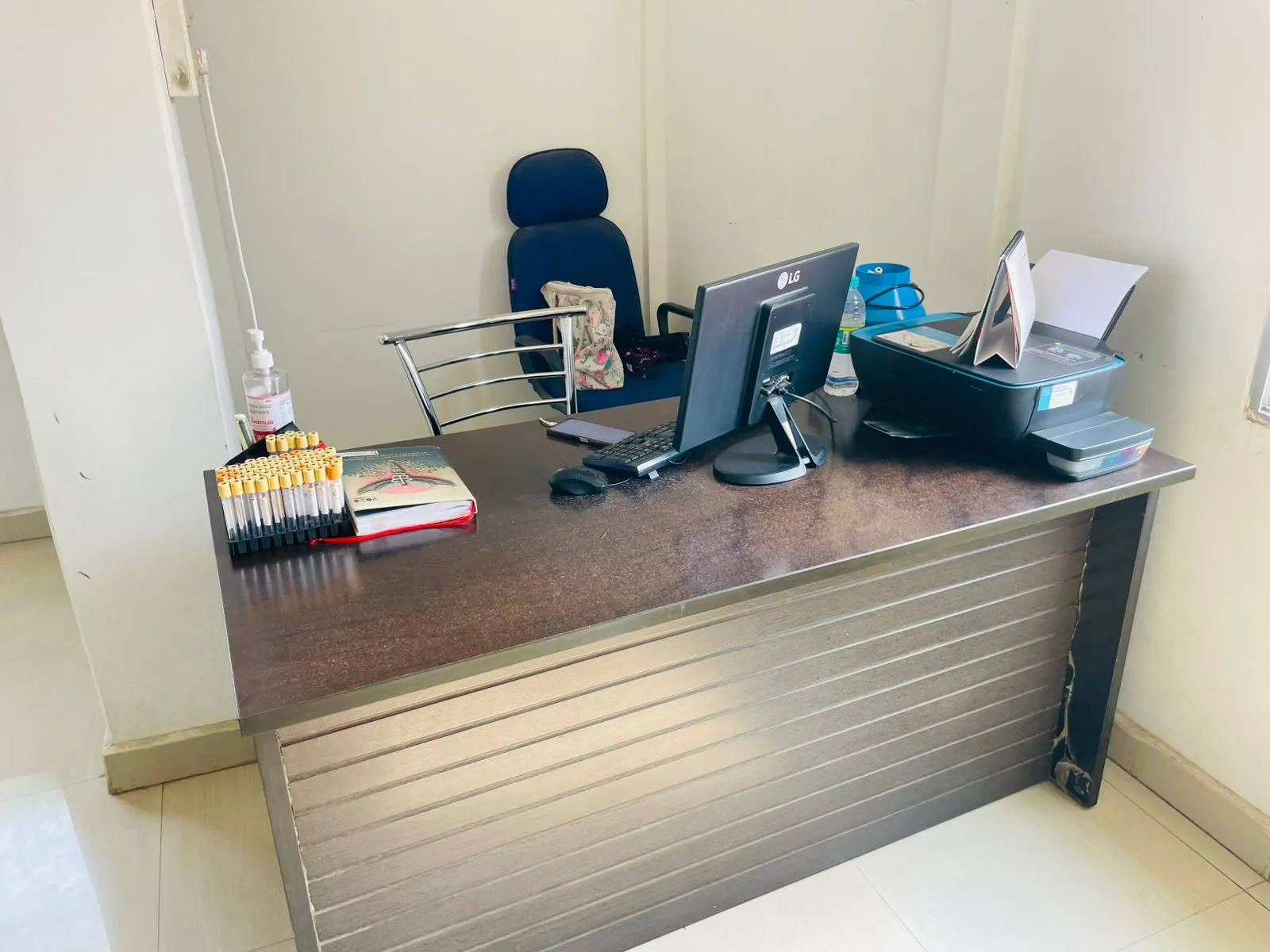 Reception & Waiting Lounge